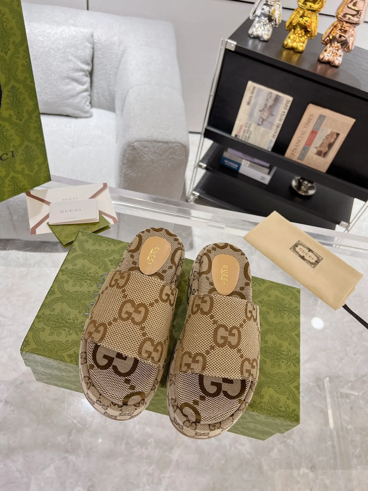 👟👟Ex-factory price 360👟👟Gucci Thick-soled Classic Big GG Embroidered Canvas Slippers, Leg Lifting and Heightening Artifact y👟👟Ex-factory price is restored one to one, all details, materials, and comfort are all the same as the original version, and the reproduction level is 98%. Number of yards: 35-40